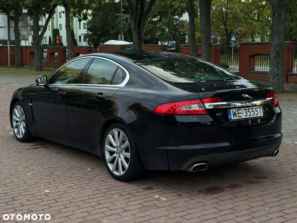 Jaguar XF - 4