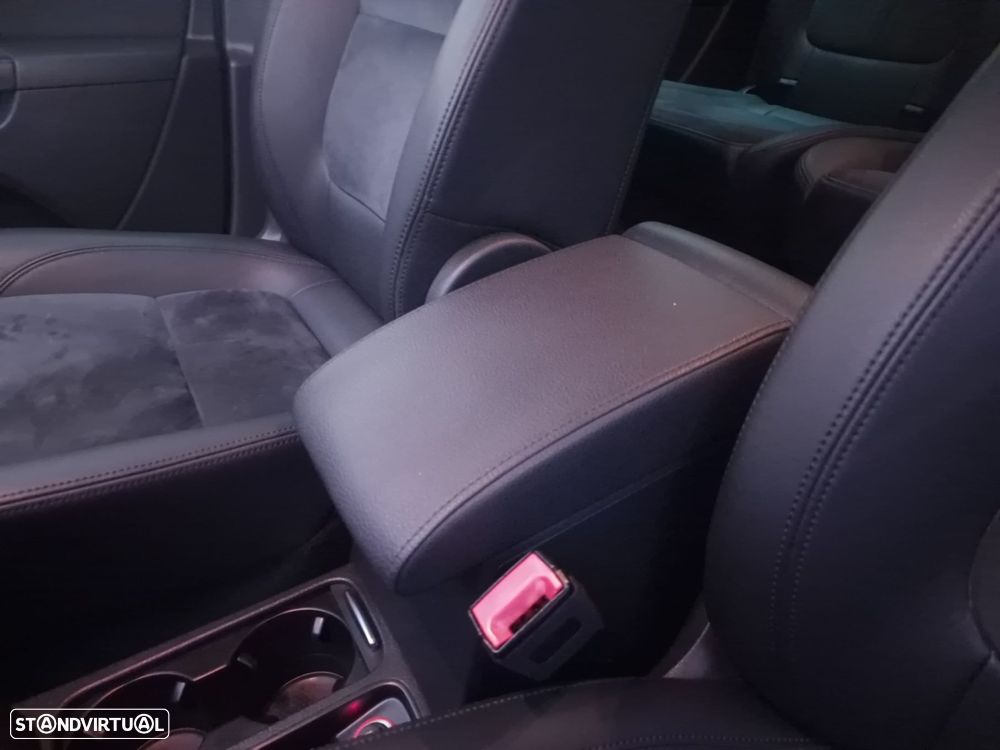 VW Sharan 2.0 TDI Blue Highline - 24