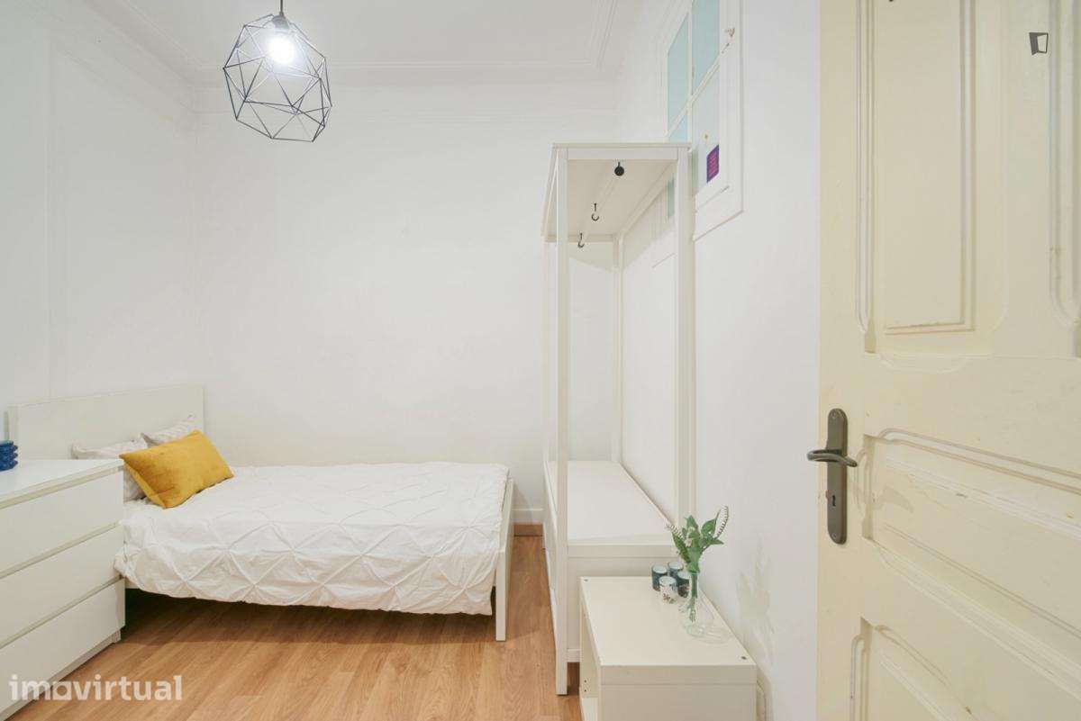 Quarto - localizado em Alameda Lisbon - Grande imagem: 2/11