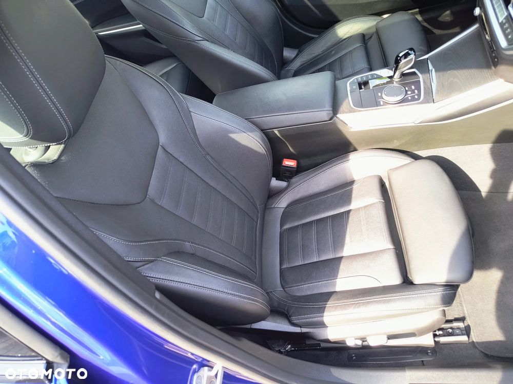 BMW Seria 3 330i xDrive M Sport - 17