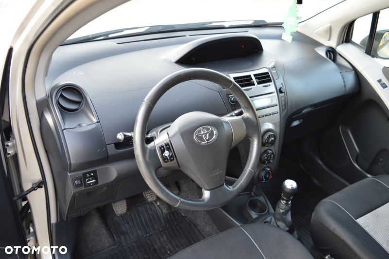 Toyota Yaris - 14