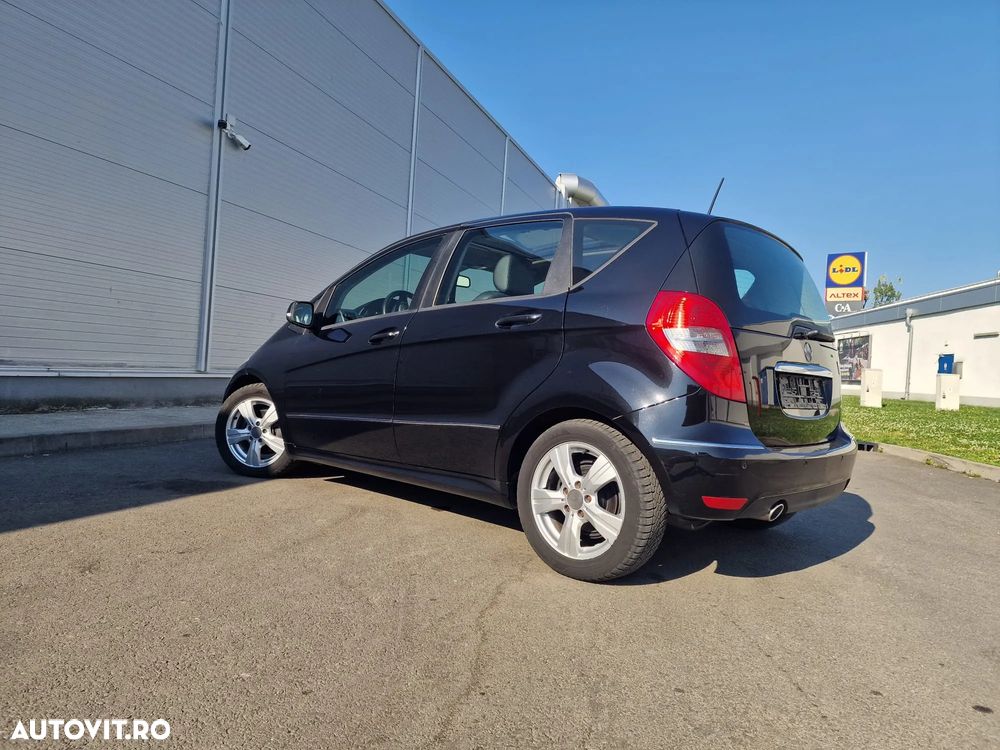 Mercedes-Benz A 180 - 33