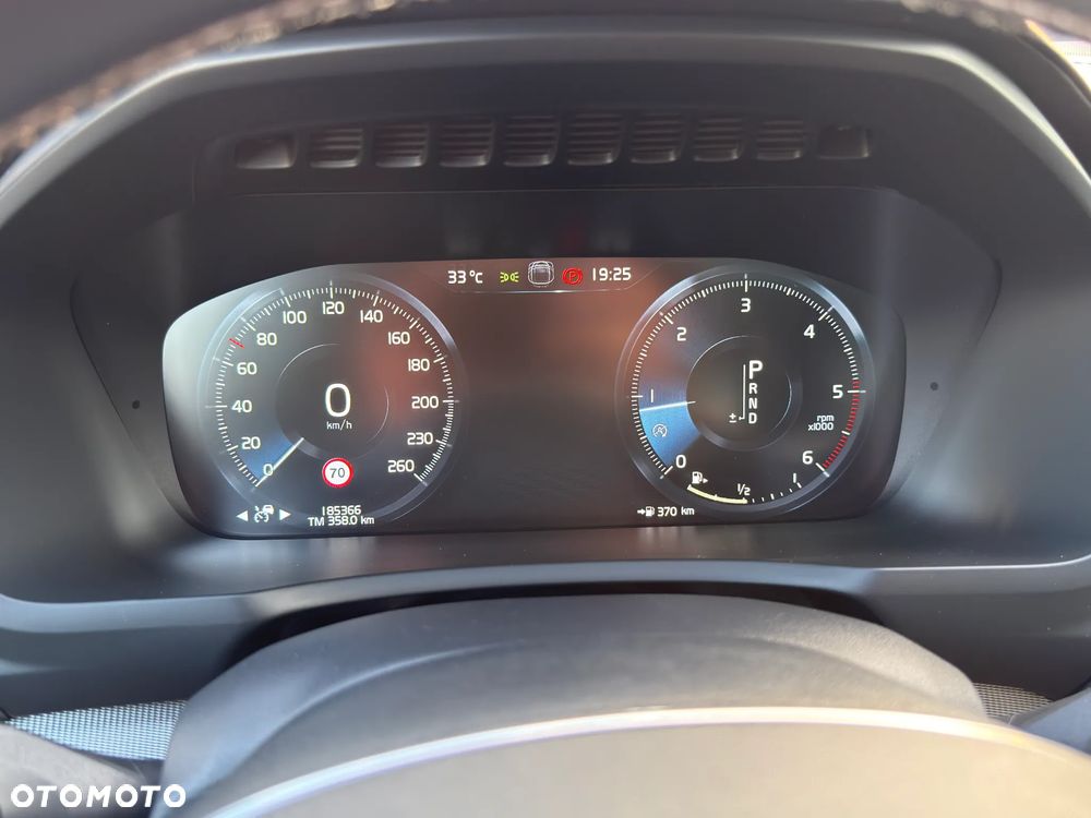 Volvo XC 90 D5 AWD Geartronic RDesign - 17