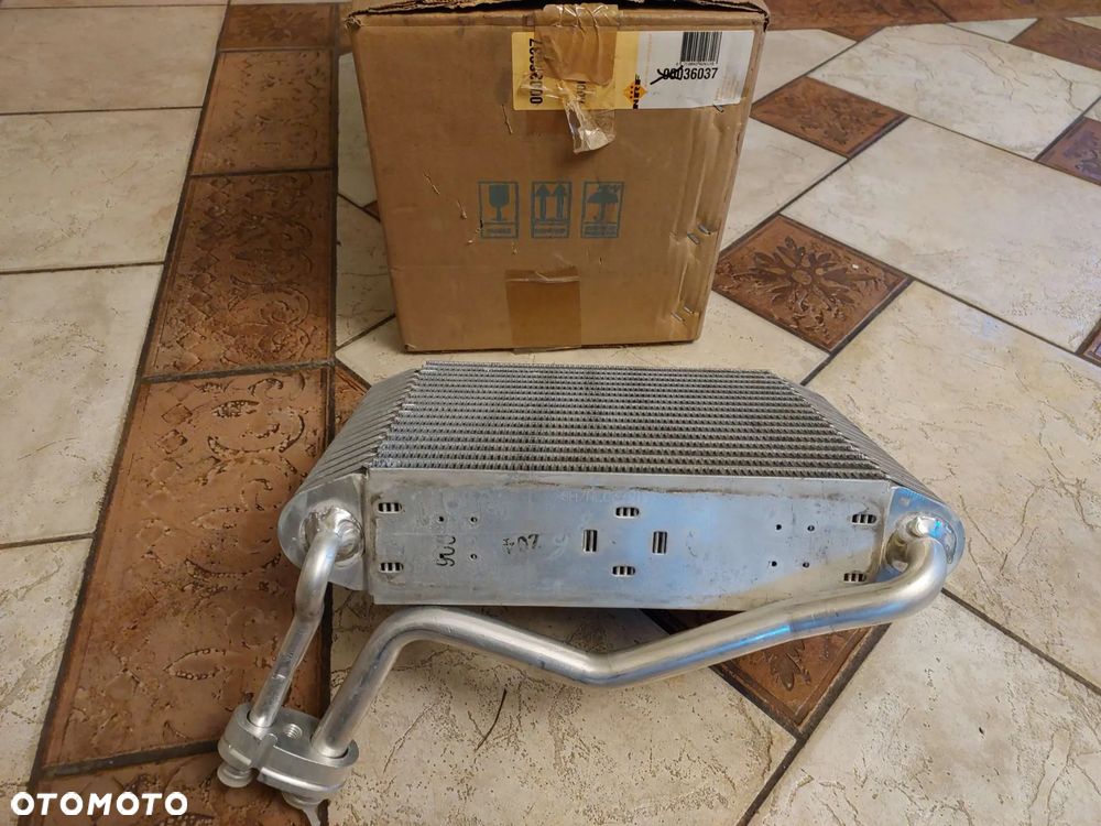 Parownik klimatyzacji  AUDI A4 B5 1.6-2.8 11.94-09.01 8D1820103A,8D1820103E,8D1820103F - 3