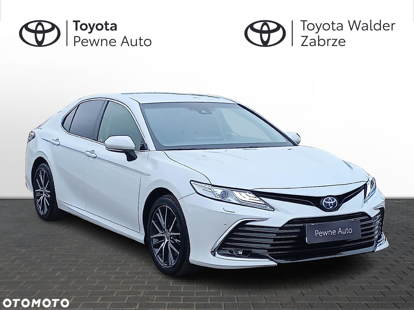 Toyota Camry - 4