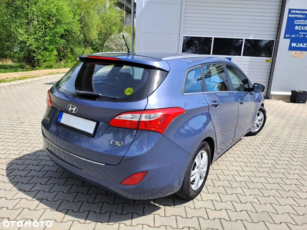 Hyundai i30 1.6 Premium - 10