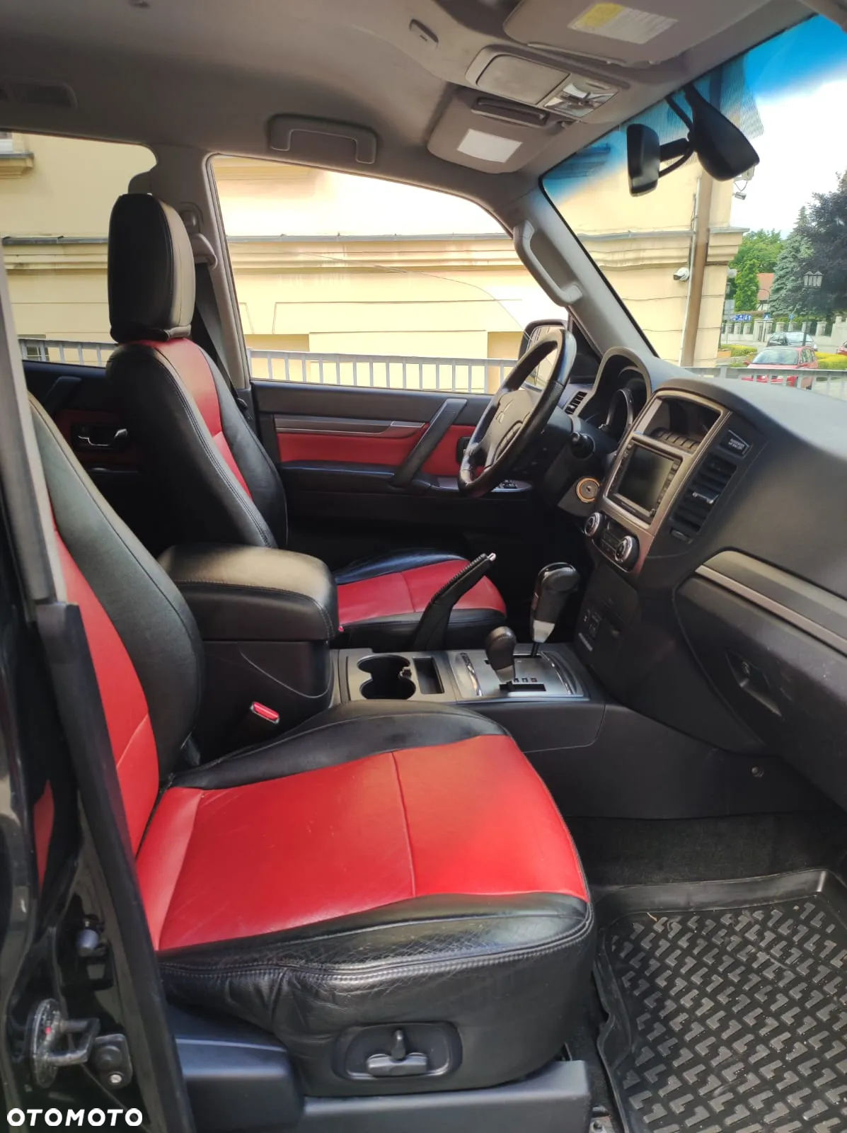 Mitsubishi Pajero 3.2 DI-D Automatik Edition 25 - 29