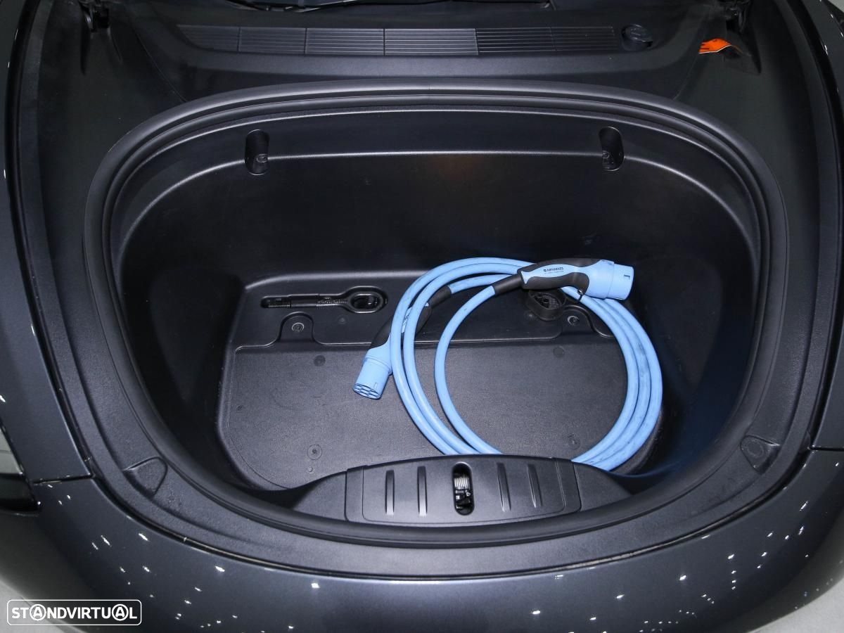 Tesla Model 3 Performance Dual Motor AWD - 24