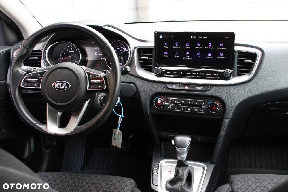 Kia XCeed - 26