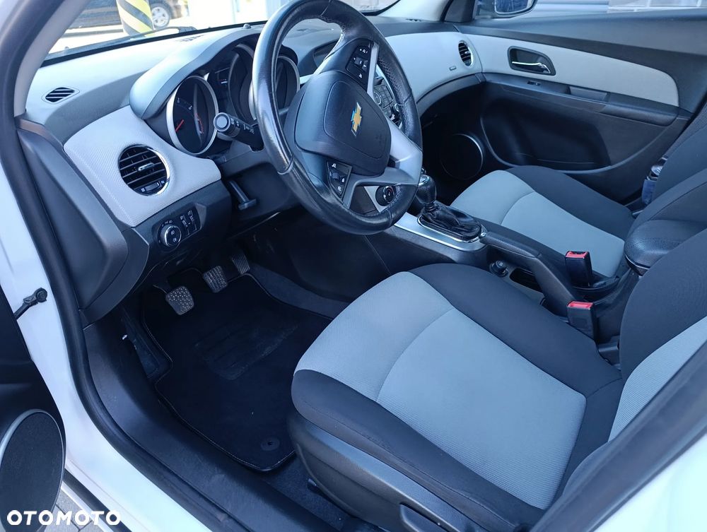 Chevrolet Cruze 1.8 LTZ - 10