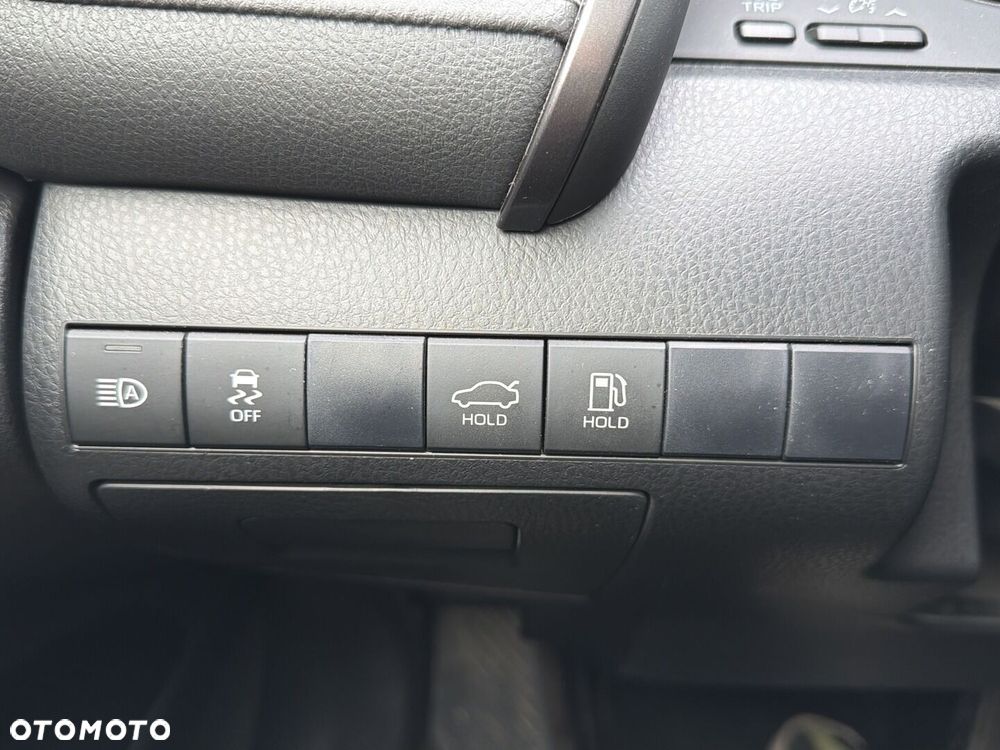 Toyota Camry 2.5 Hybrid Prestige CVT - 19