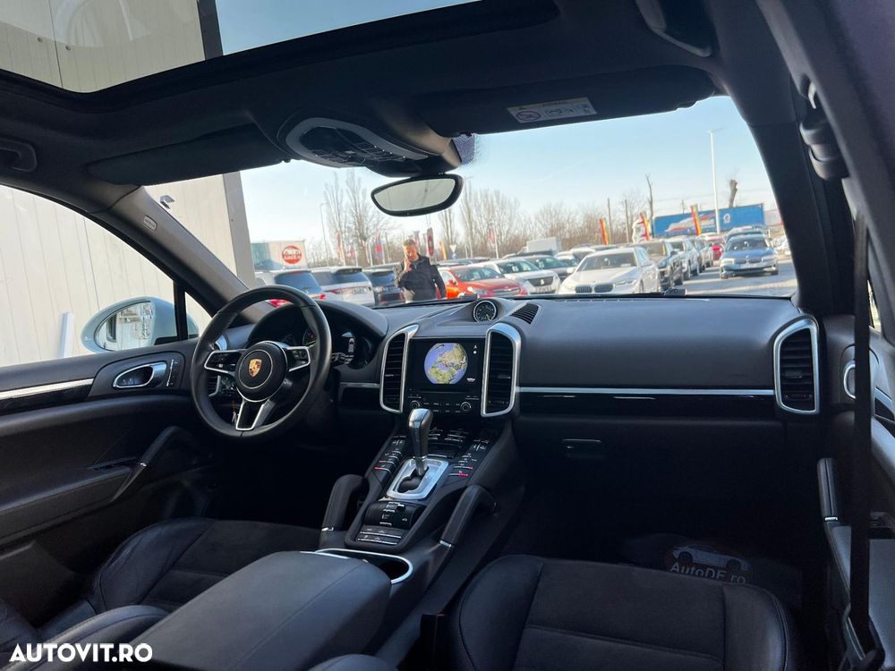 Porsche Cayenne - 6