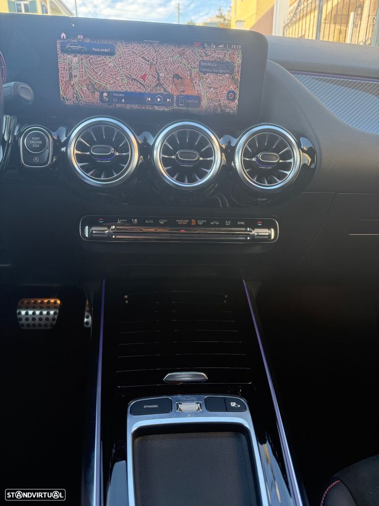 Mercedes-Benz GLA 180 d AMG Line - 11