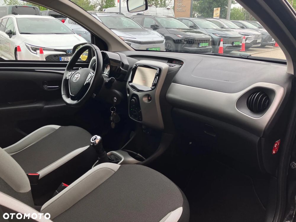 Toyota Aygo x-play - 16