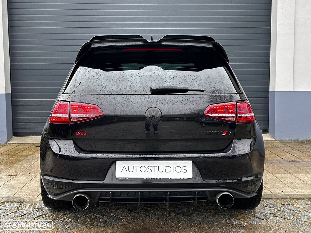 VW Golf GTI BlueMotion - 12