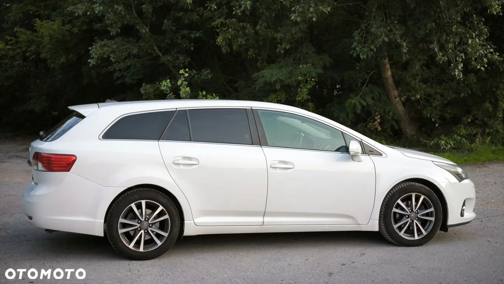 Toyota Avensis 2.0 D-4D Premium - 29
