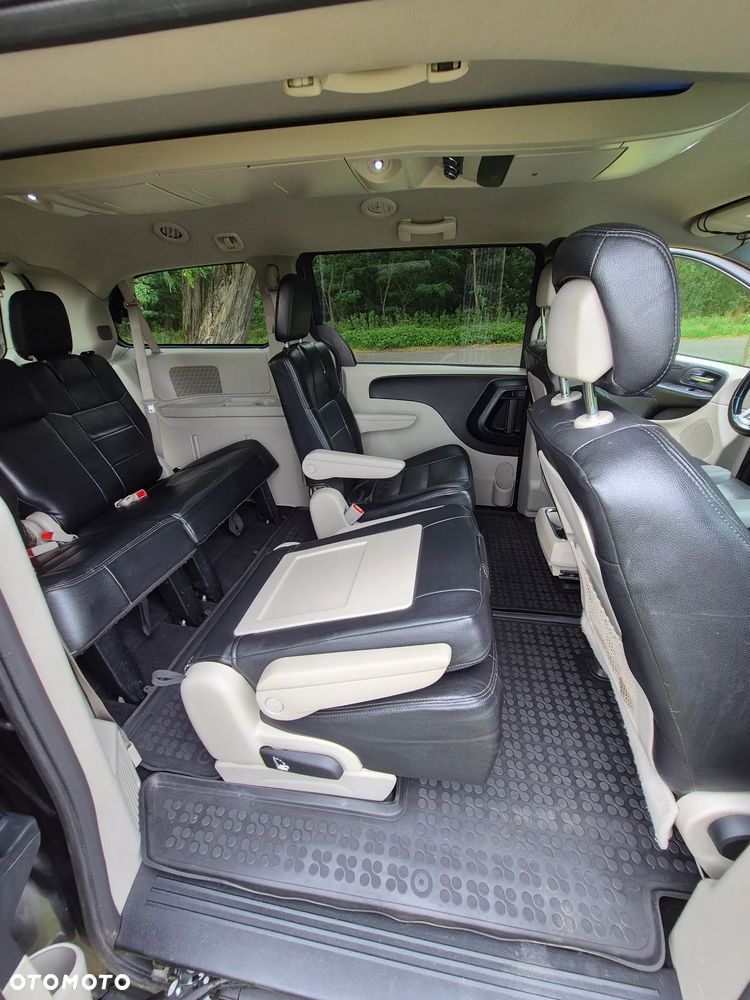 Dodge Grand Caravan - 15