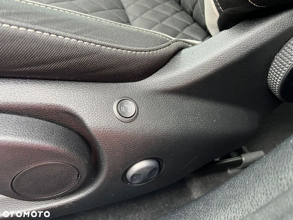 Kia Ceed 1.5 T-GDI DCT7 OPF GT Line - 34