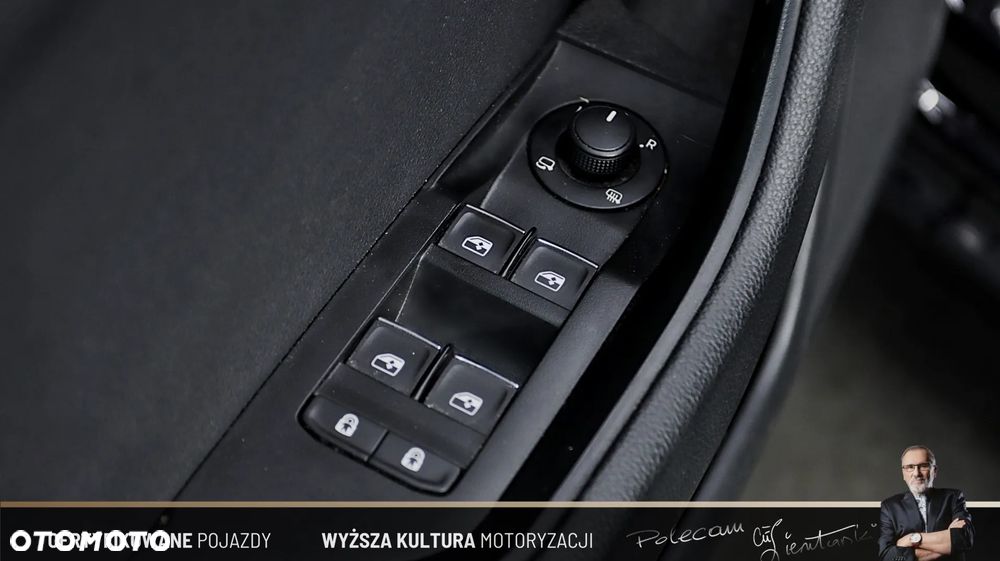 Skoda Superb 2.0 TDI L&K DSG - 33