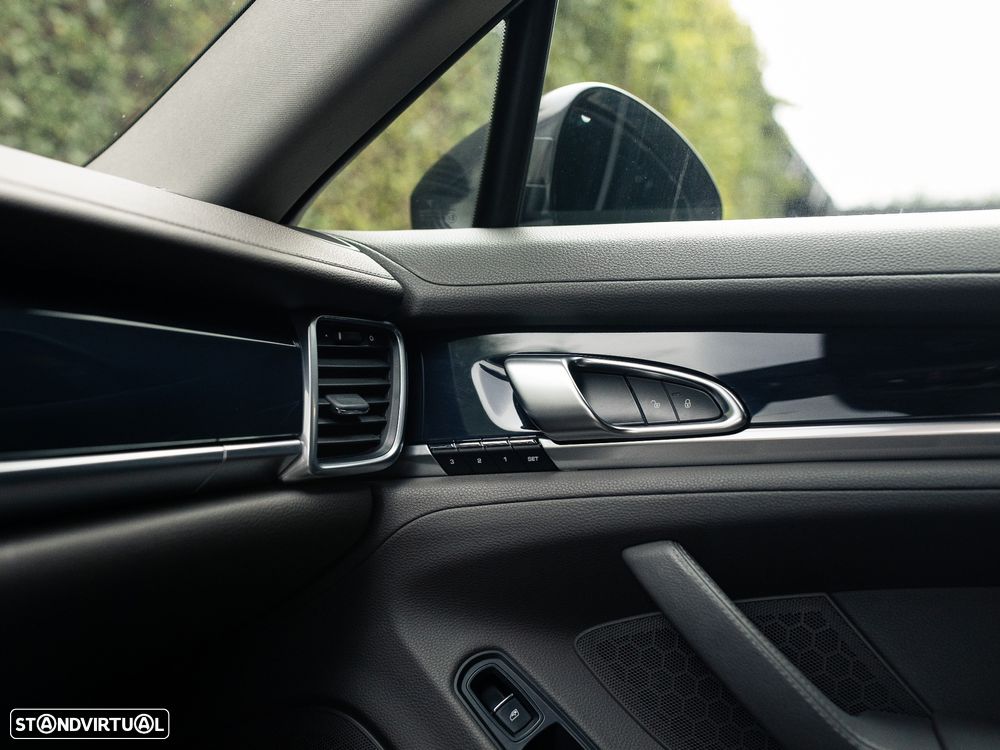 Porsche Panamera Standard - 34