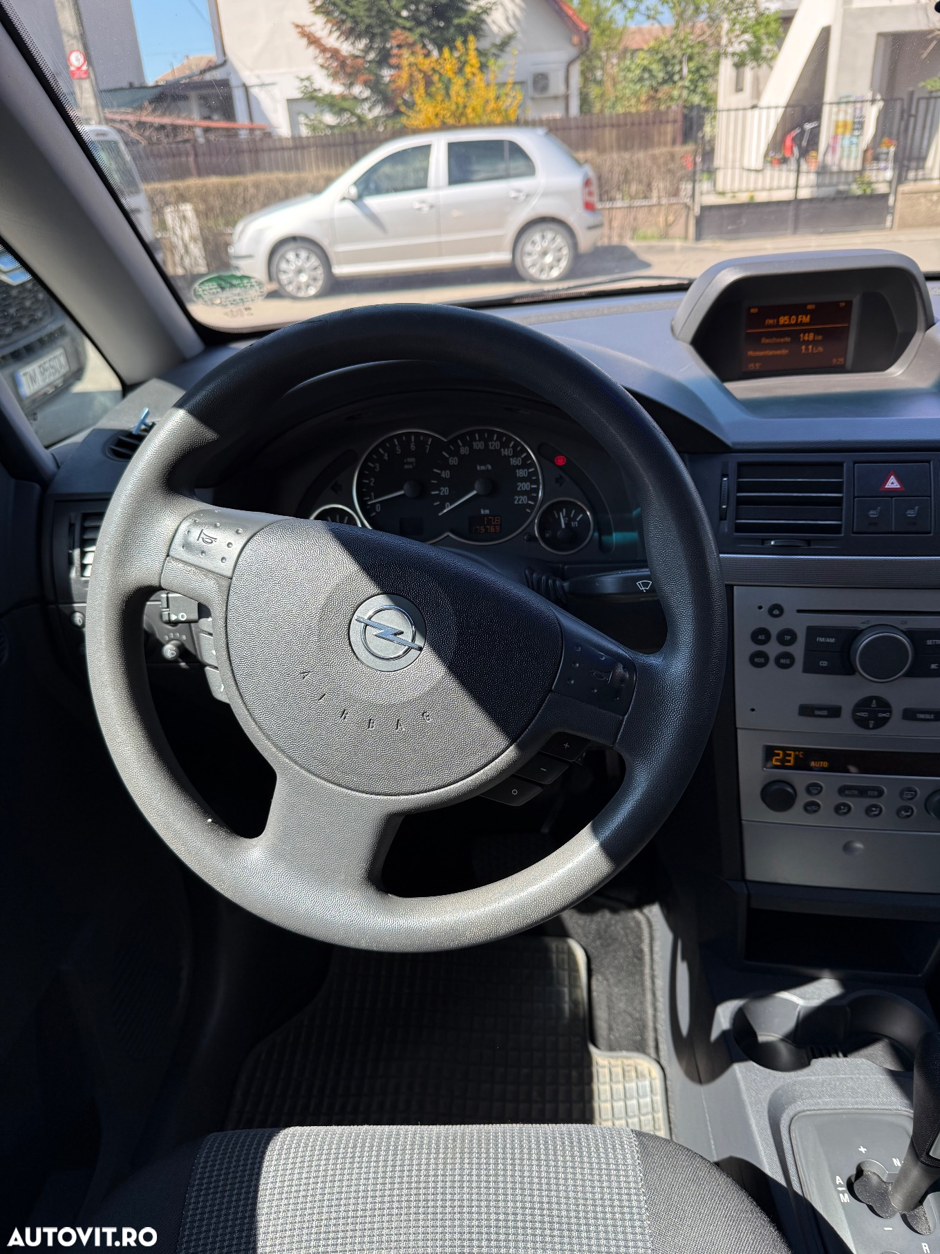 Opel Meriva 1.6i Enjoy Easytronic - 16