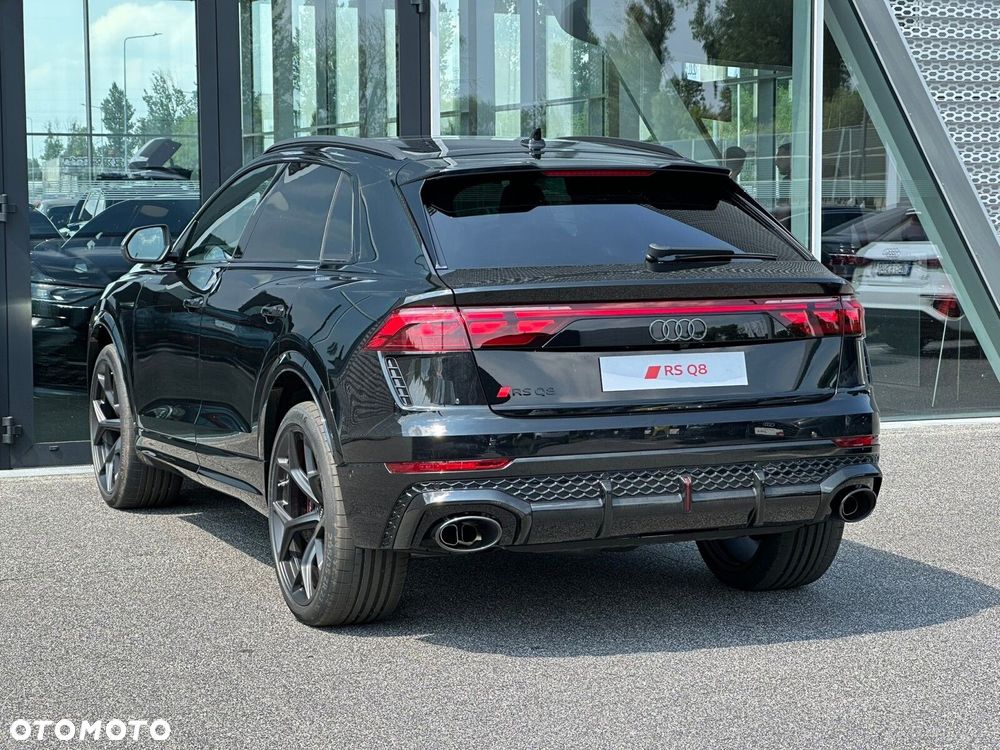Audi RS Q8 - 10