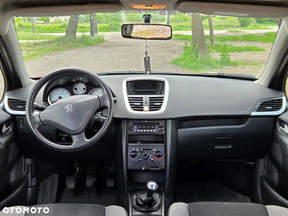 Peugeot 207 1.4 16V Trendy - 14