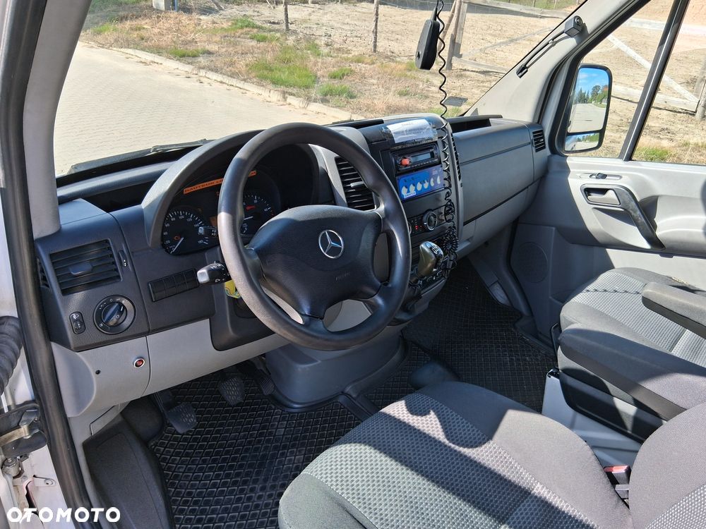 Mercedes-Benz Sprinter - 16