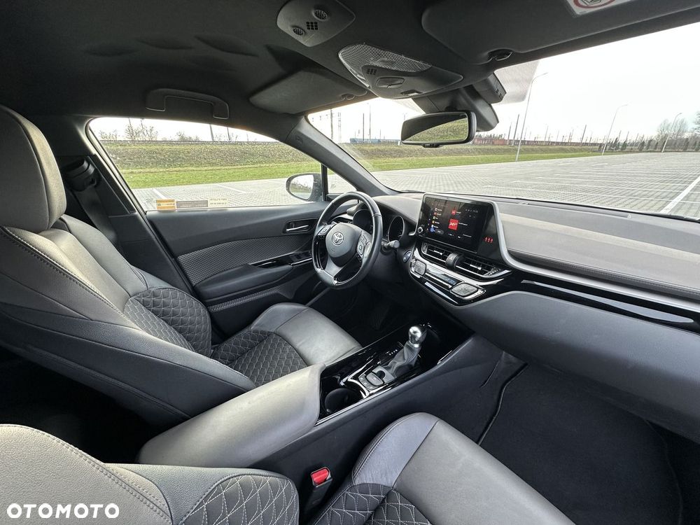 Toyota C-HR 2.0 Hybrid Executive - 16