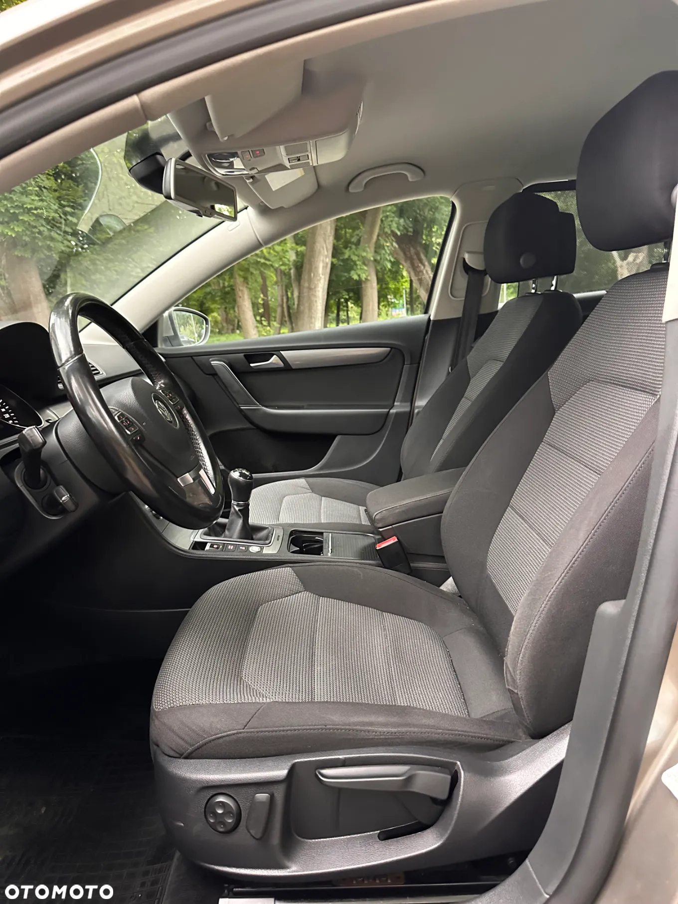 Volkswagen Passat 2.0 TDI 4Mot Highline - 9