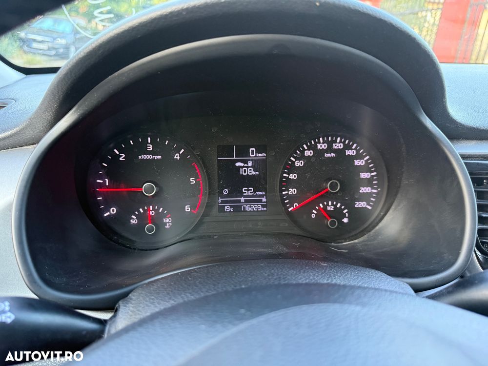 Kia Rio - 7