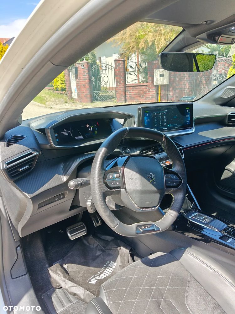 Peugeot 208 - 9