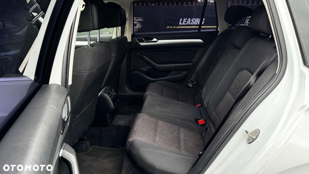 Volkswagen Passat - 20