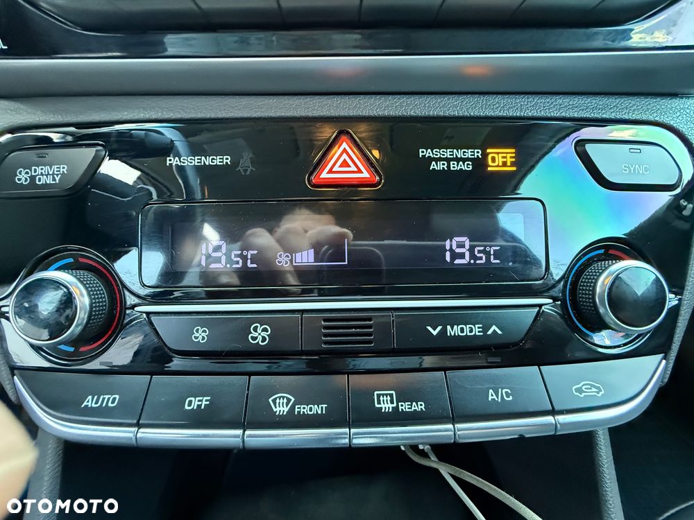 Hyundai IONIQ Plug-in hybrid Premium - 22