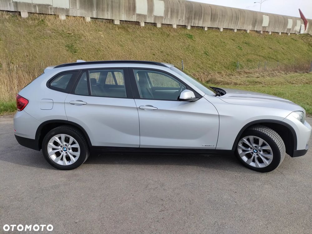 BMW X1 sDrive18i - 11