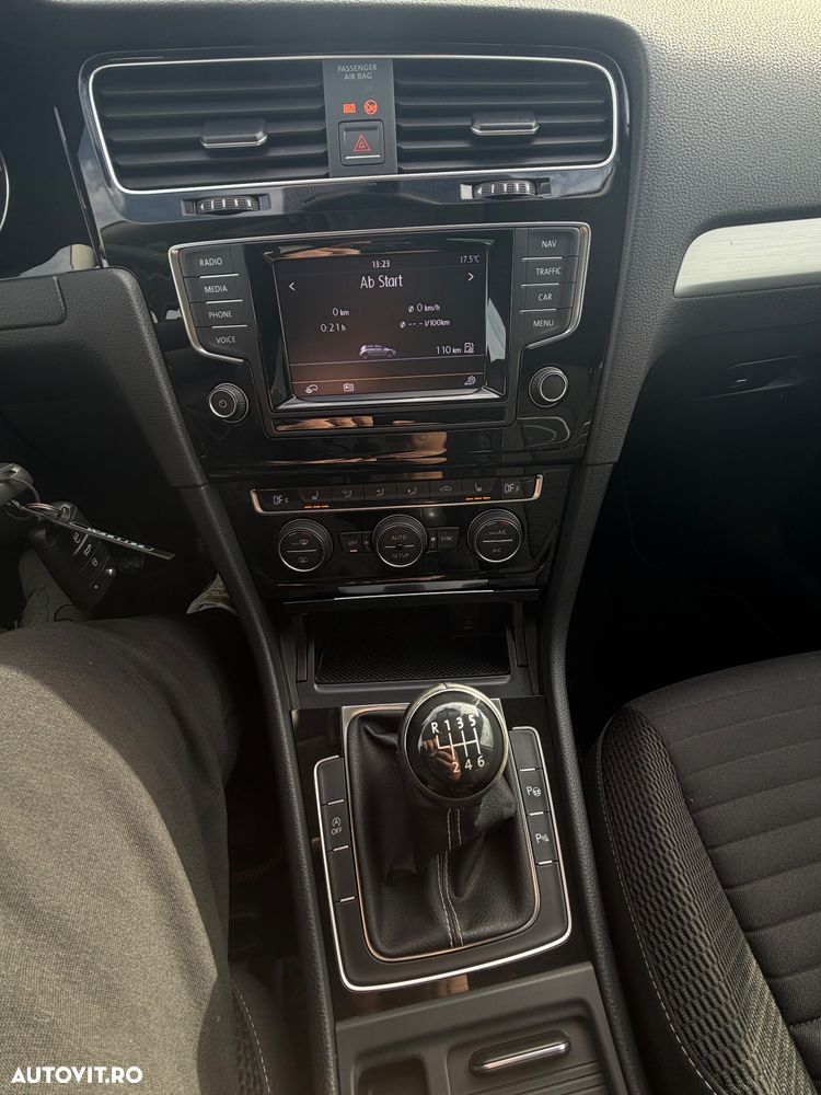 Volkswagen Golf - 5