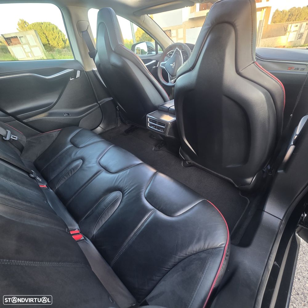 Tesla Model S - 6