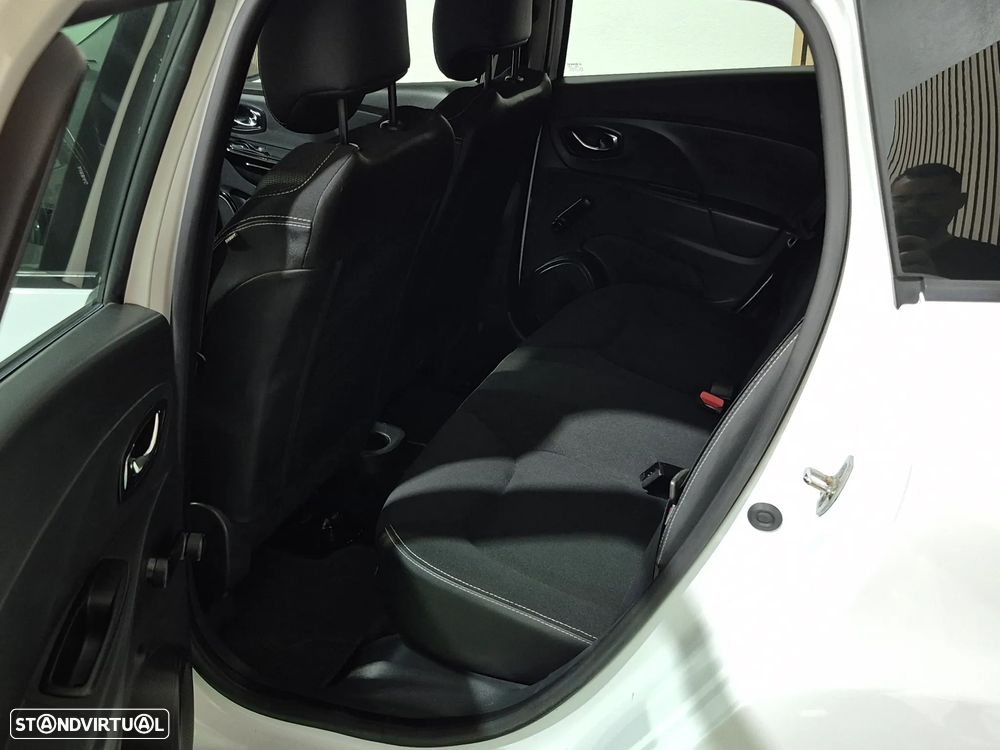 Renault Clio Sport Tourer 0.9 TCE Dynamique S - 23