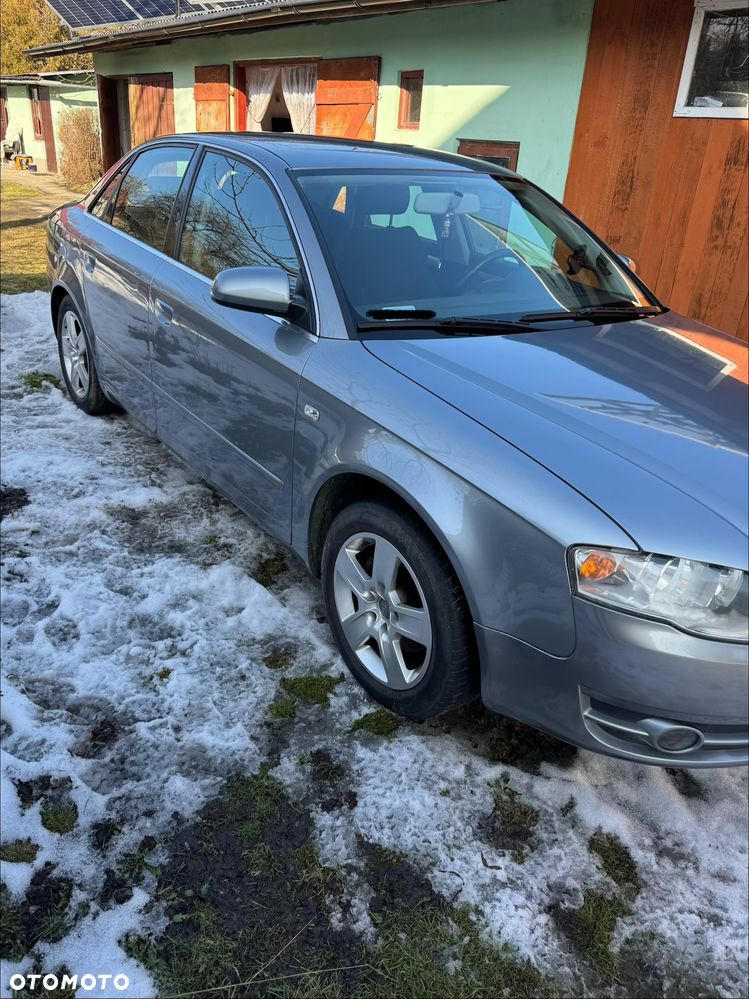 Audi A4 Limousine - 4