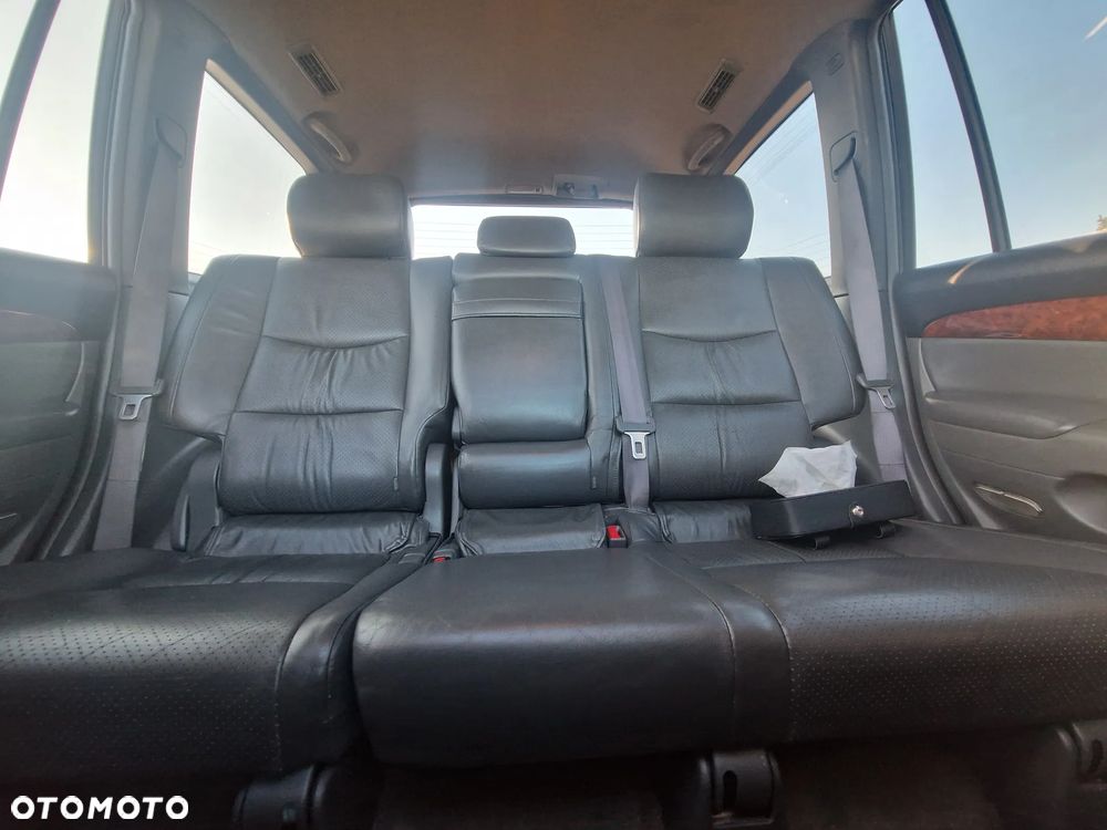 Toyota Land Cruiser - 33