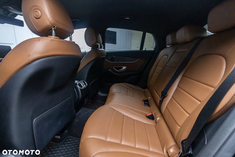 Mercedes-Benz GLC 300 d 4-Matic - 27