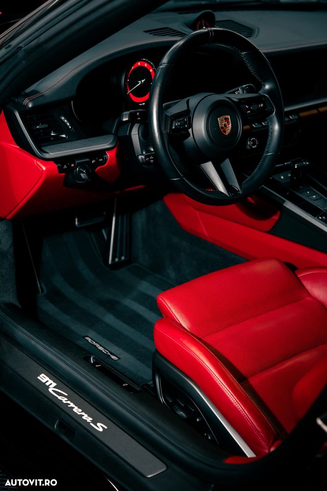 Porsche 911 GTS PDK - 22