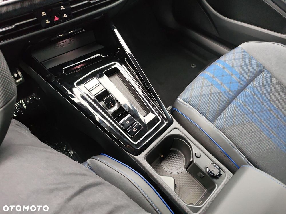 Volkswagen Golf - 15