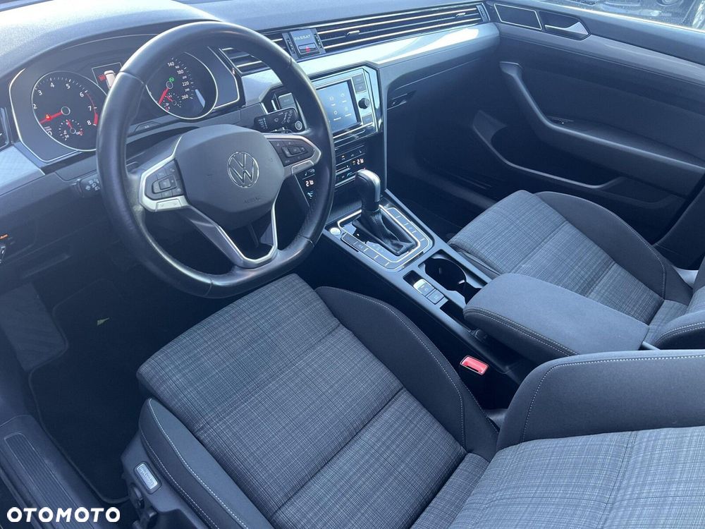 Volkswagen Passat - 10