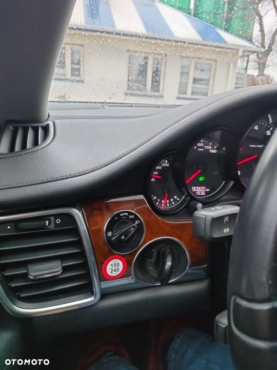 Porsche Panamera - 10