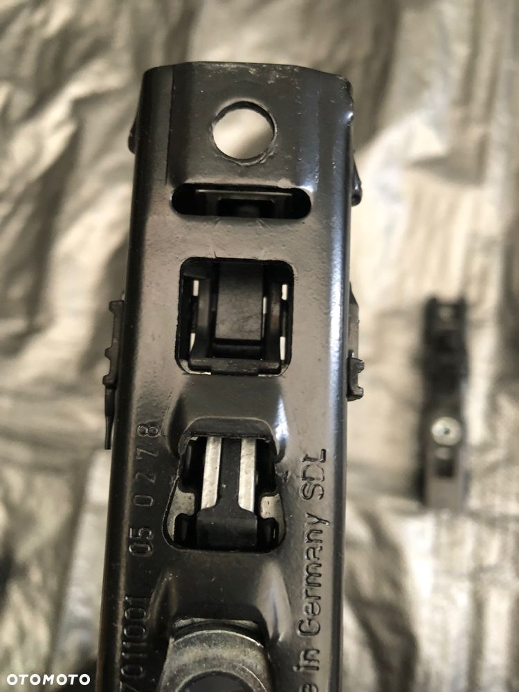 SKODA OCTAVIA III GOLF VII REGULACJA PASA 8V0857819A - 2