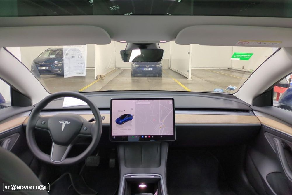 Tesla Model 3 - 6
