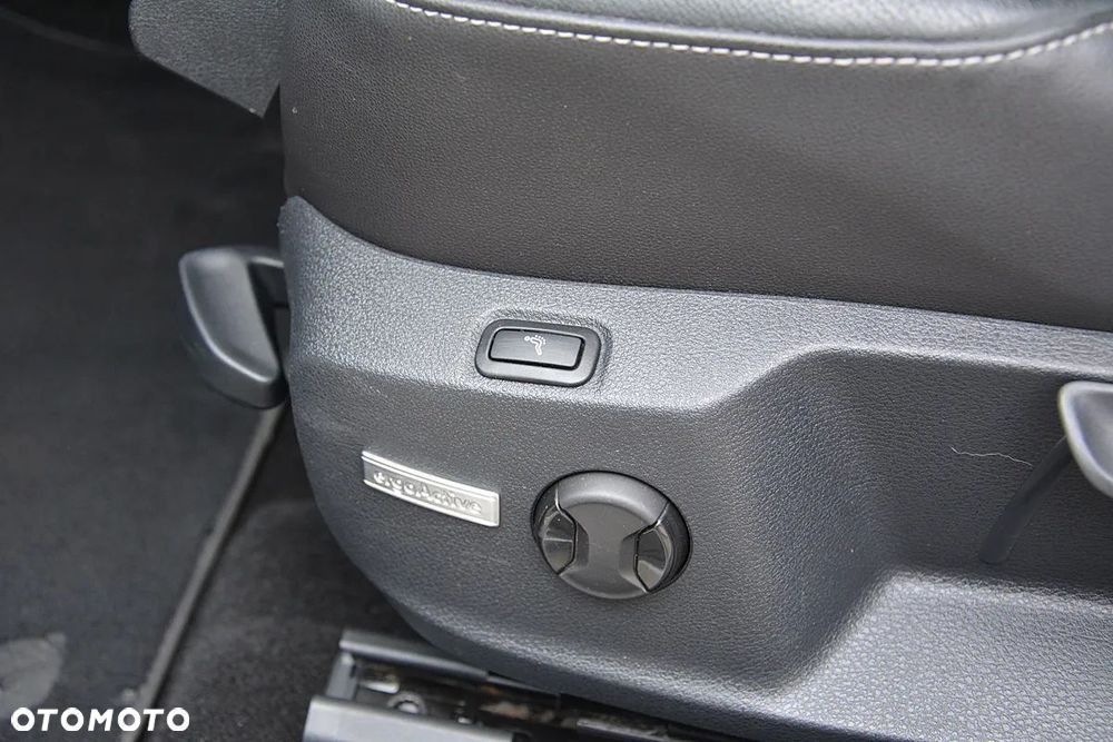 Volkswagen Golf - 31