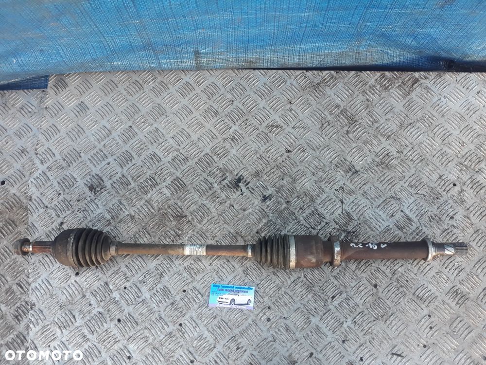 PÓŁOŚ PRAWA RENAULT CLIO III 1,2 16V - 1