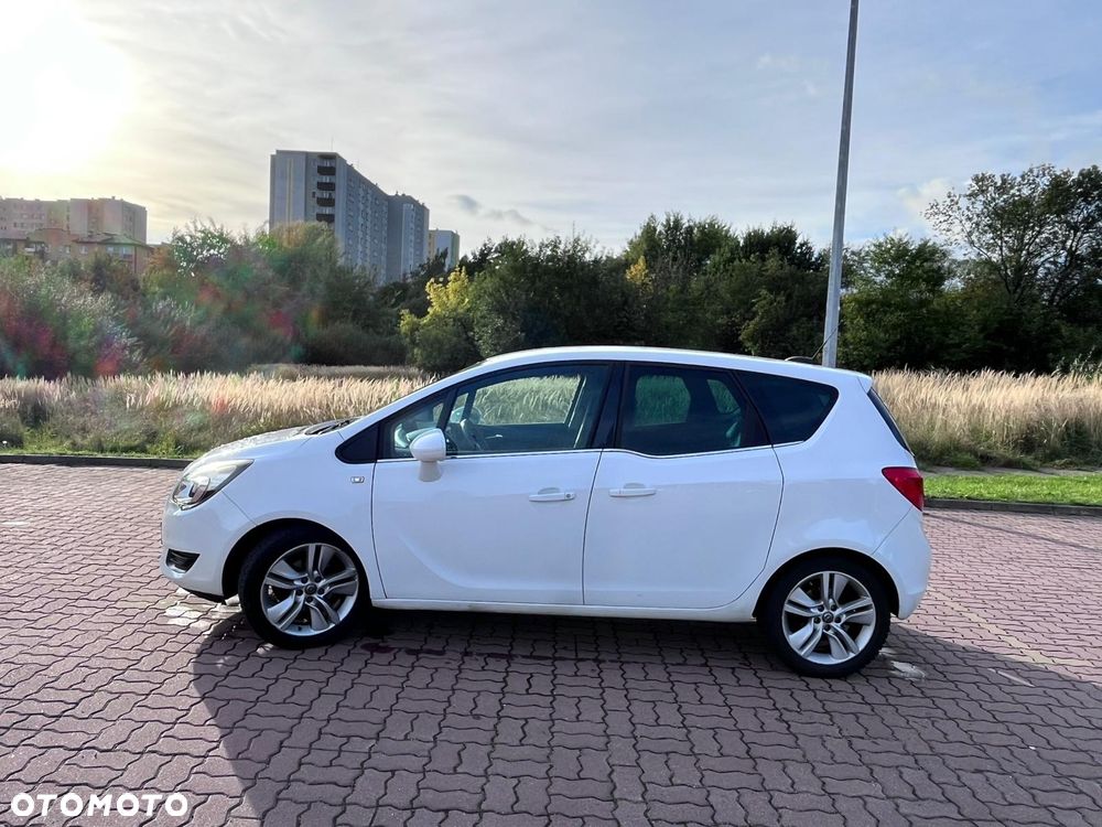 Opel Meriva 1.4 T Cosmo S&S - 9